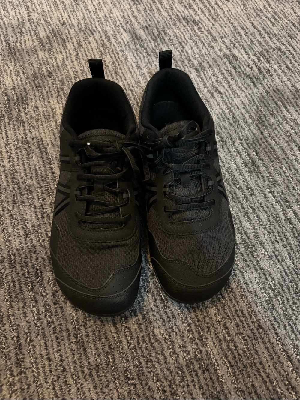 Xero Prios all black size 9.5 US mens